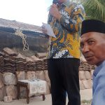Anggota DPRD OKU Timur Nardianto memberikan sambutan saat Peletakan Batu Pertama Ponpes Tahfiz Al-Qur’an Desa Karang Binangun, Kecamatan Belitang Madang Raya. Kamis, 22 Agustus 2024.