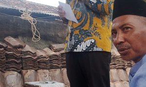 Anggota DPRD OKU Timur Nardianto memberikan sambutan saat Peletakan Batu Pertama Ponpes Tahfiz Al-Qur’an Desa Karang Binangun, Kecamatan Belitang Madang Raya. Kamis, 22 Agustus 2024.